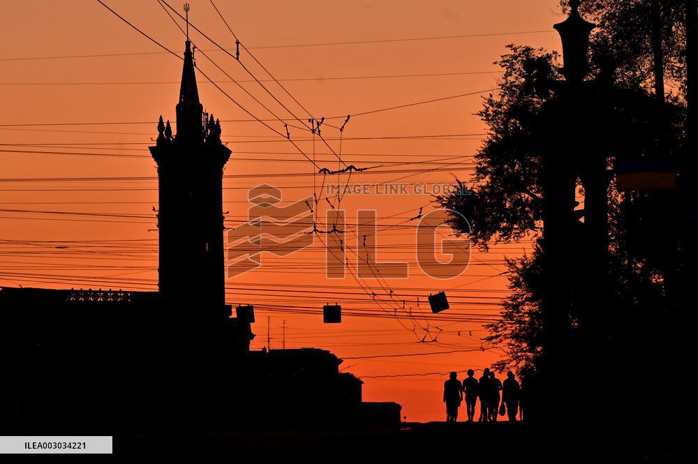 Zaporizhzhia turns off street lights to save power