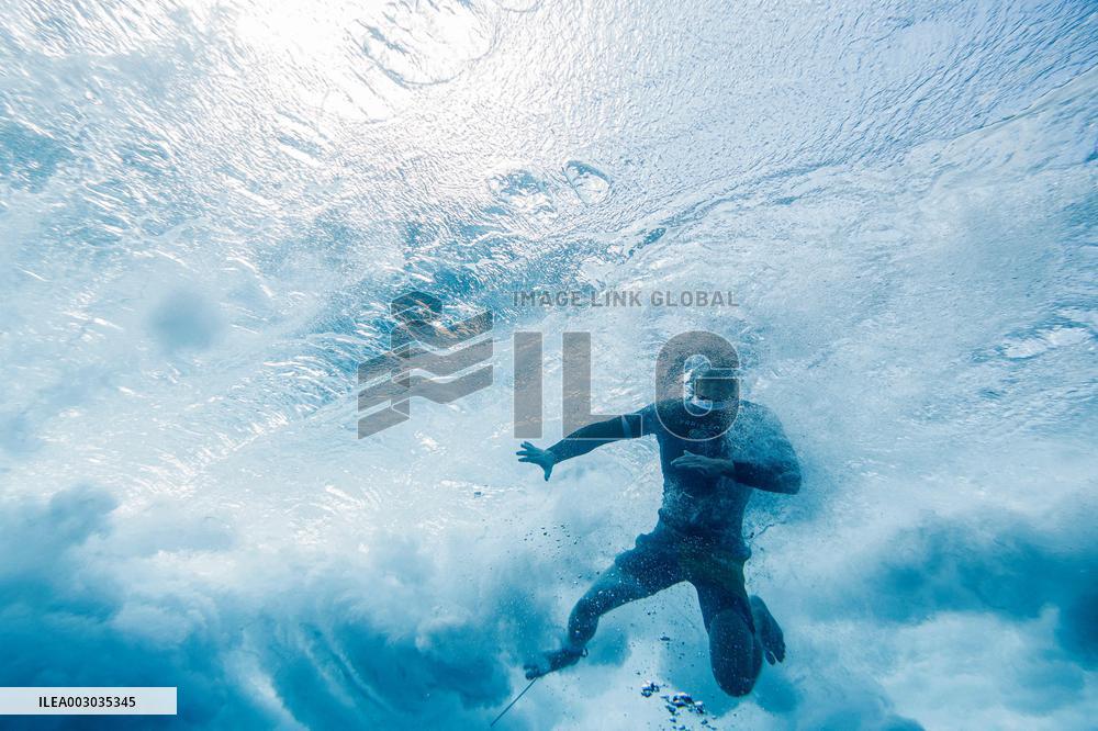 (PARIS2024)FRENCH POLYNESIA-TAHITI-SUFRING-TRAINING