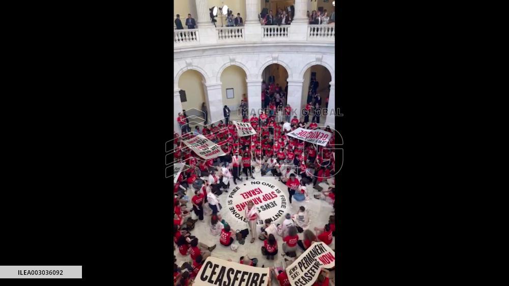 US: Protesters Arrested After Taking Over Capitol Building Ahead Of Netanyahu’s Speech