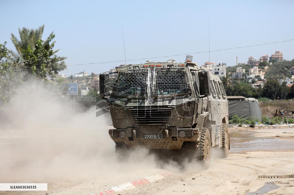 7 Palestinians Killed In Israeli Raids - West Bank