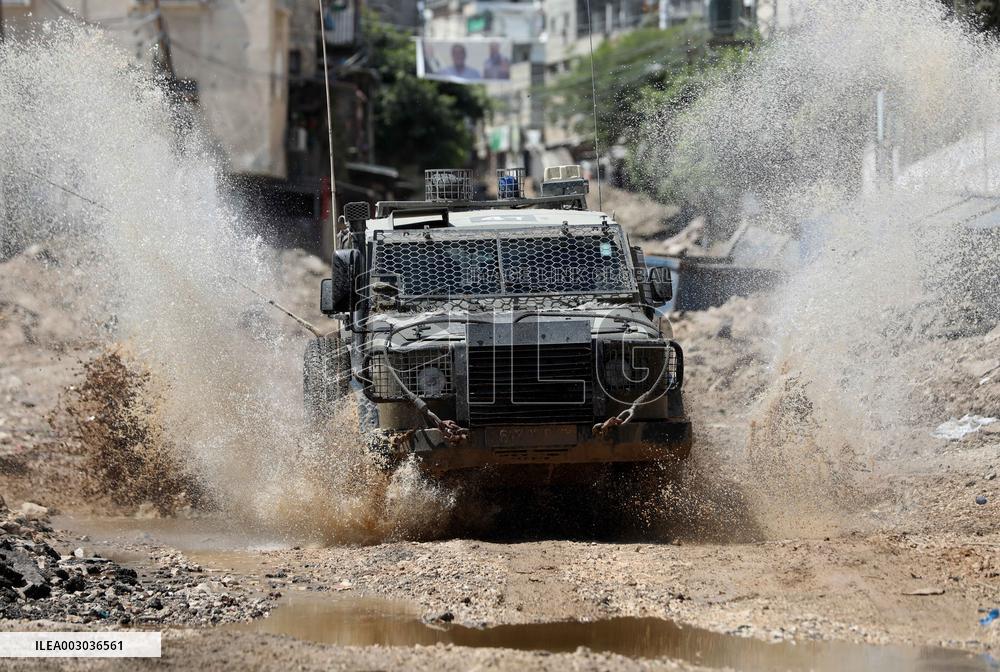 7 Palestinians Killed In Israeli Raids - West Bank