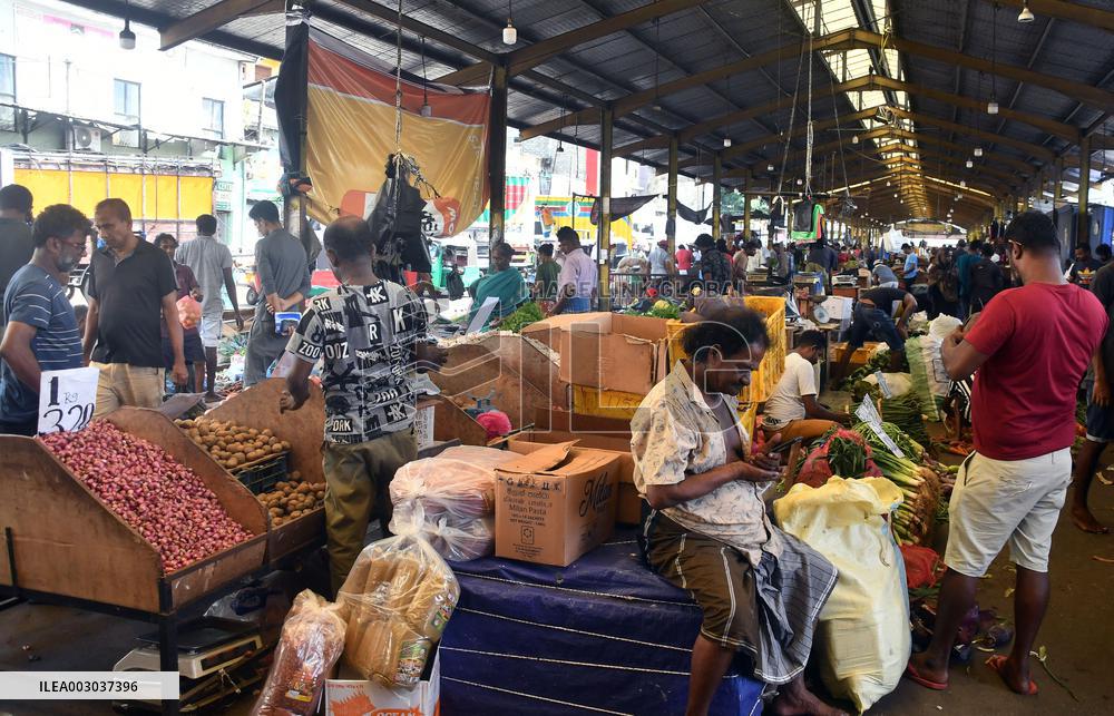 SRI LANKA-COLOMBO-DAILY LIFE-PETTAH MARKET