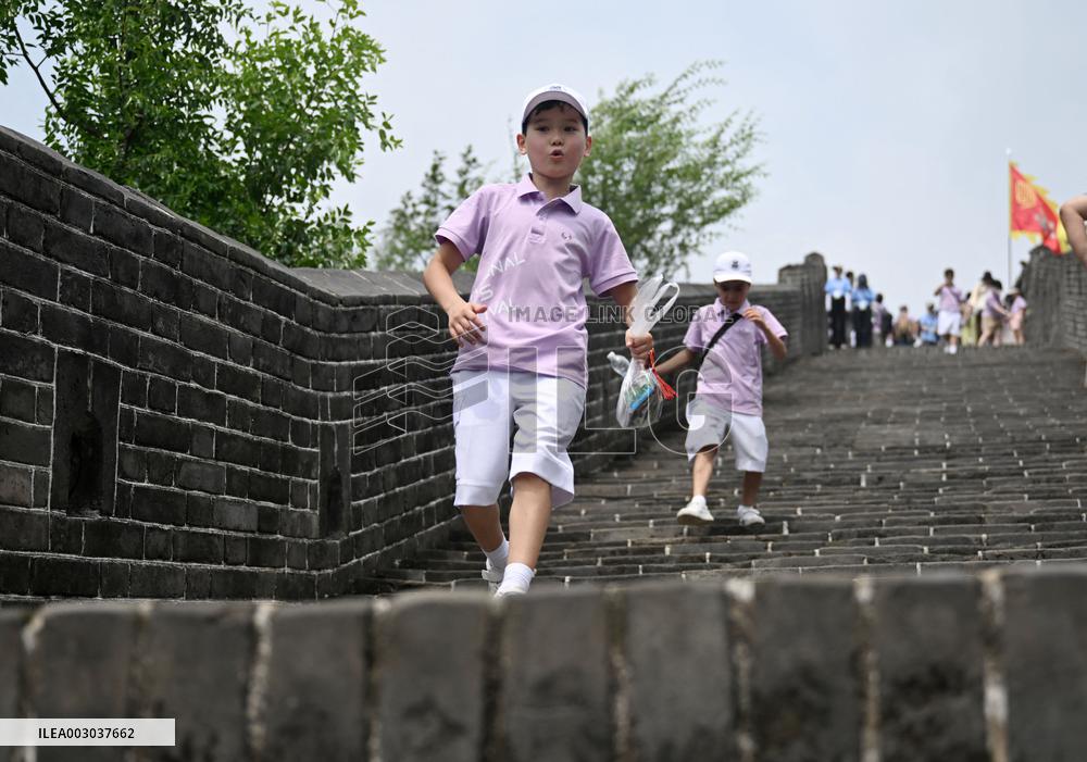 (Int'l Exchange)CHINA-TIANJIN-INTERNATIONAL YOUNGSTERS-GREAT WALL (CN)