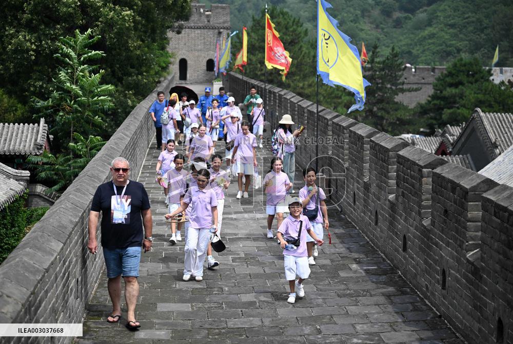 (Int'l Exchange)CHINA-TIANJIN-INTERNATIONAL YOUNGSTERS-GREAT WALL (CN)
