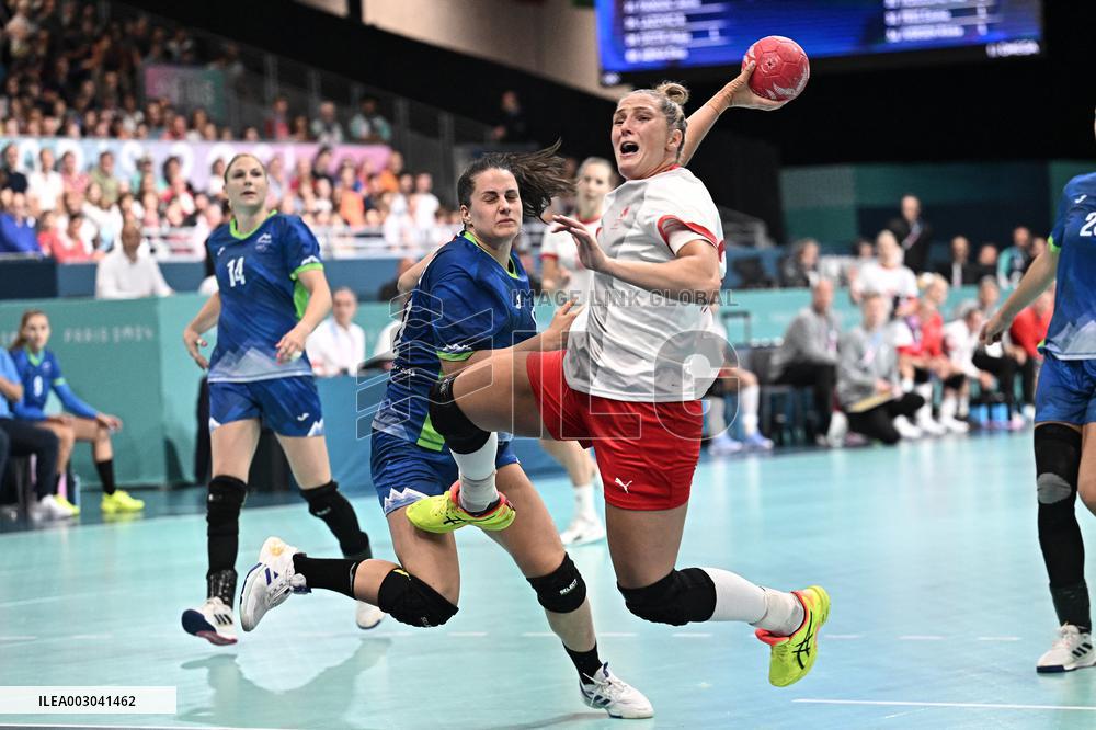 Paris 2024 - Women's Handball - Slovenia v Denmark