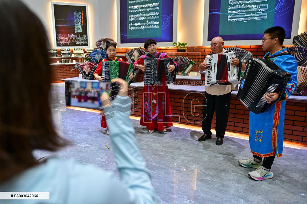 CHINA-XINJIANG-TACHENG-CULTURE-ACCORDION (CN)