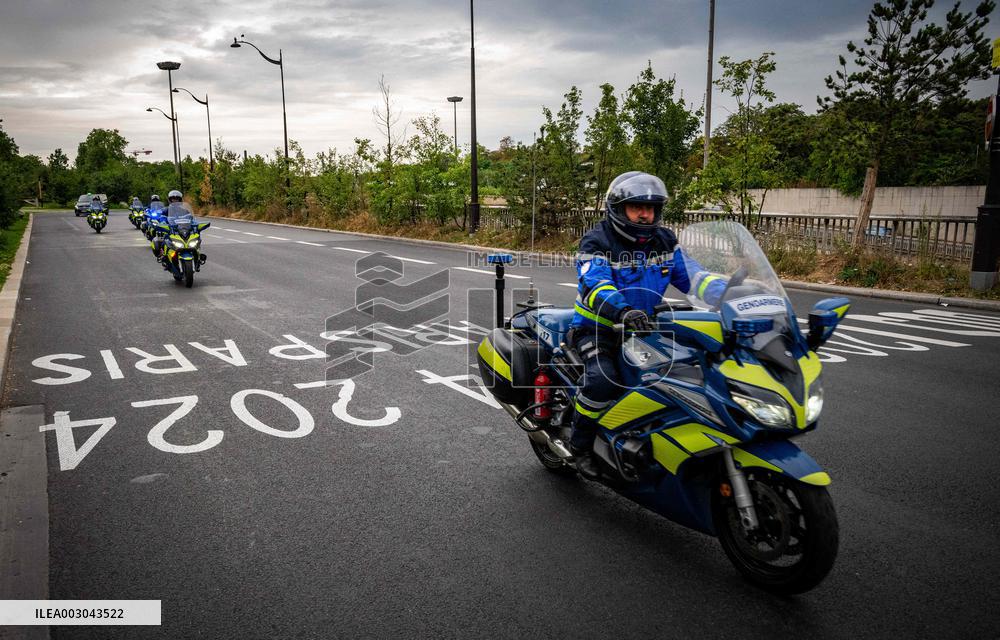 Reserved Olympic traffic lane on Peripherique - Paris