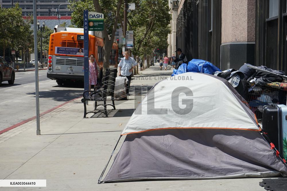 Gov. Newsome Orders Removal Of Homeless Encampments - LA