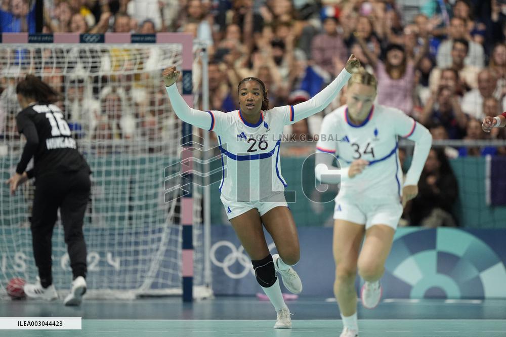 Paris 2024 - Handball - France v Hungary