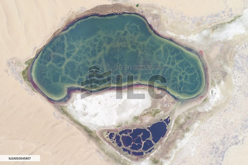 Badain Jaran Desert sand Mountain Lake Group Inscribed on World Heritage List