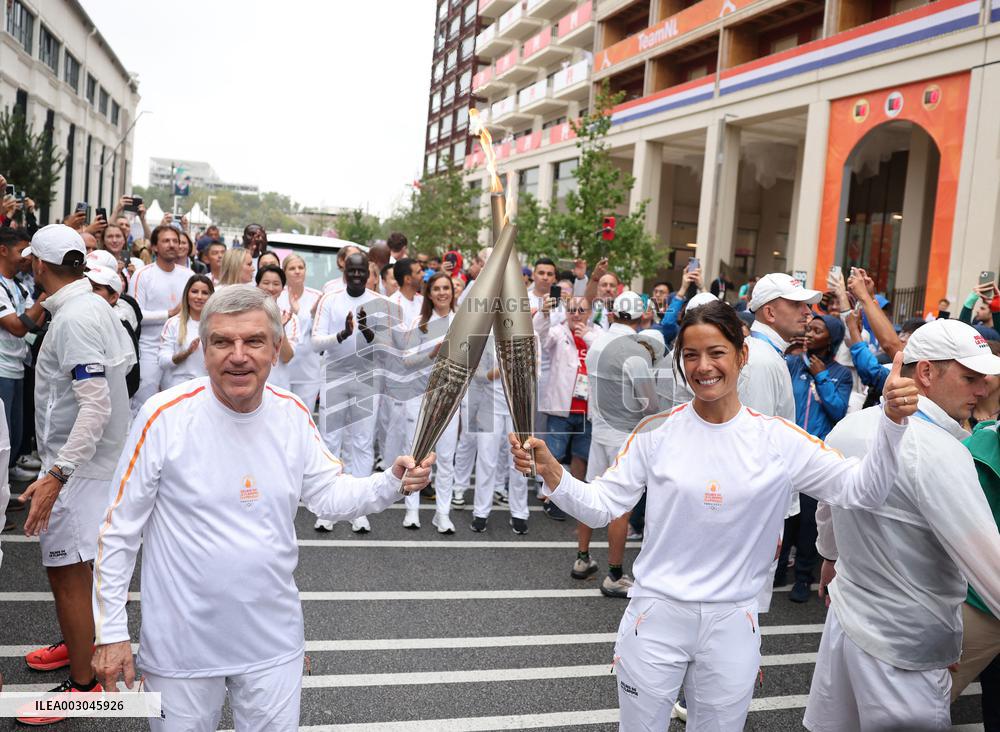 (PARIS2024)FRANCE-PARIS-OLYMPIC GAMES-TORCH RELAY