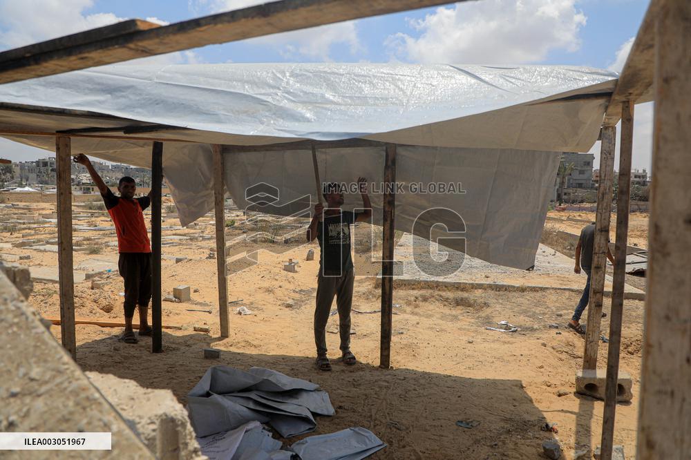 MIDEAST-GAZA-KHAN YOUNIS-DISPLACED PEOPLE