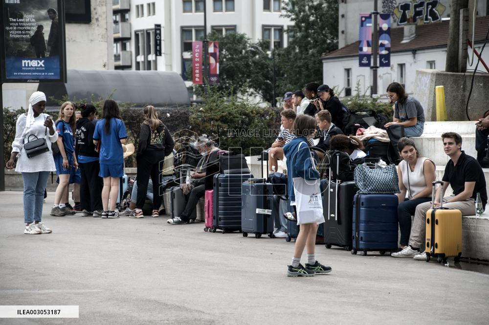 Paris 2024 - Chaos In The Train Stations And In The Streets Of Paris