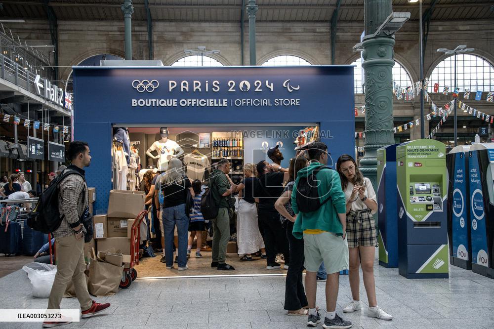 Paris 2024 - Chaos In The Train Stations And In The Streets Of Paris