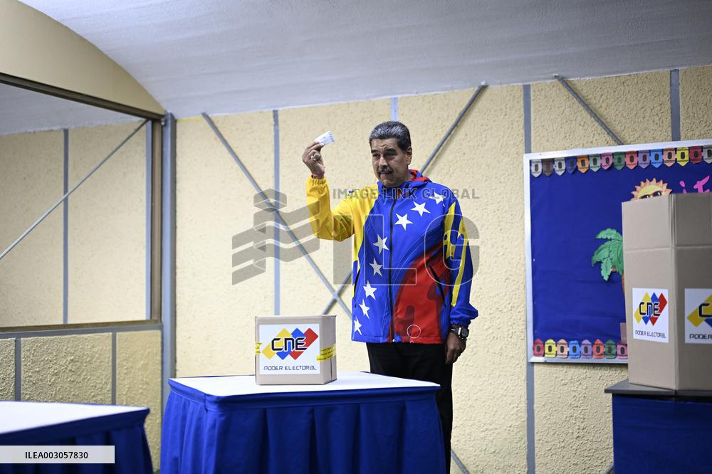 Photo Flash | Election process begins to choose the next president of Venezuela