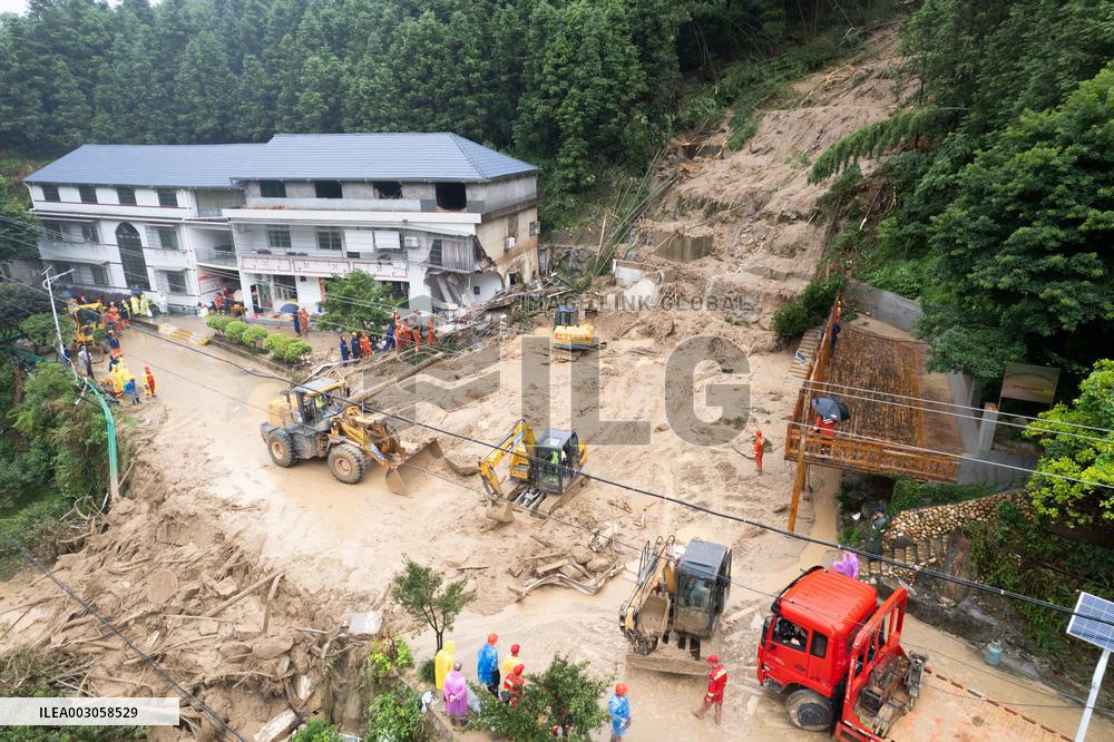 (FOCUS)CHINA-HUNAN-HENGYANG-LANDSLIDE-DEATH TOLL (CN)