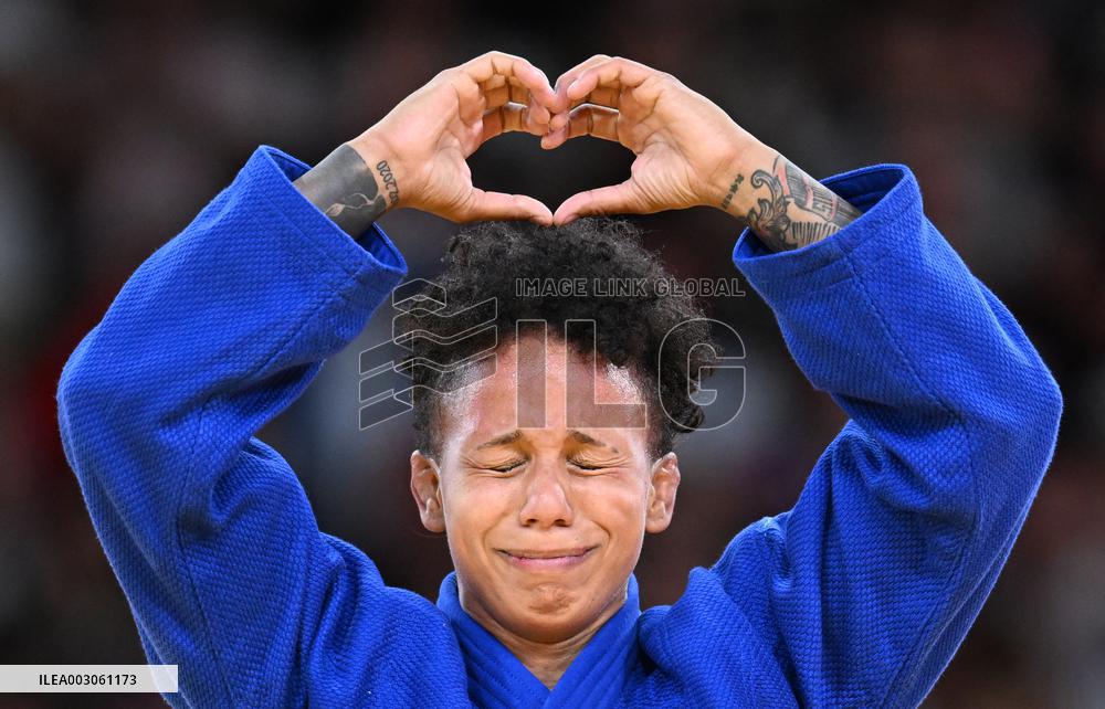 XINHUA PHOTOS OF THE DAY