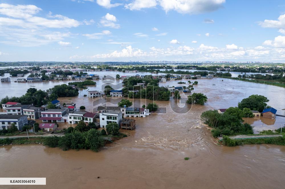 Over 3800 Evacuated After Dike Breach In Central China