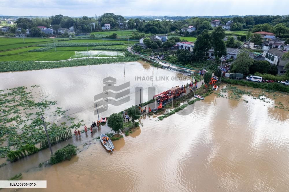 Over 3800 Evacuated After Dike Breach In Central China