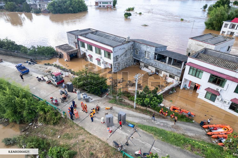 Over 3800 Evacuated After Dike Breach In Central China
