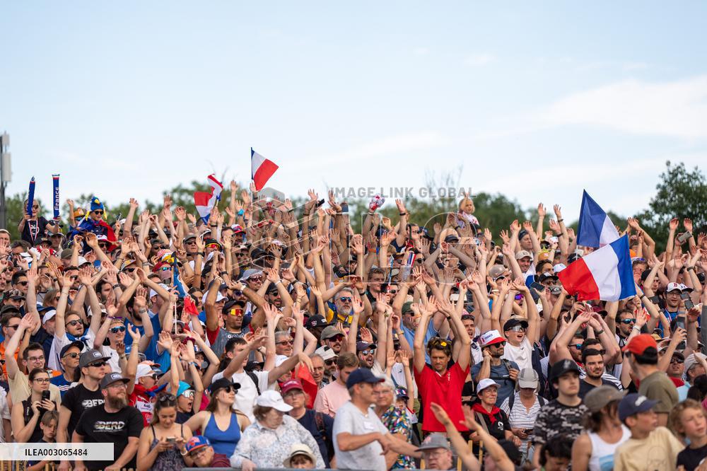Paris 2024 - Mountain Bike - Supporters