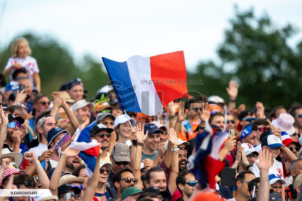 Paris 2024 - Mountain Bike - Supporters
