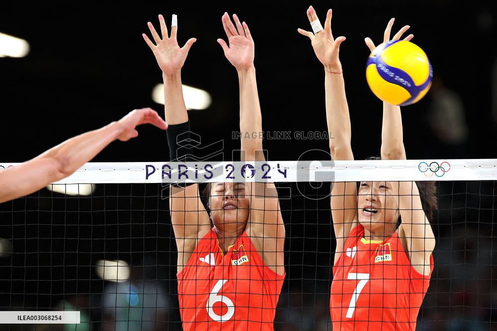 Paris 2024 - Women’s Volleyball - China v USA