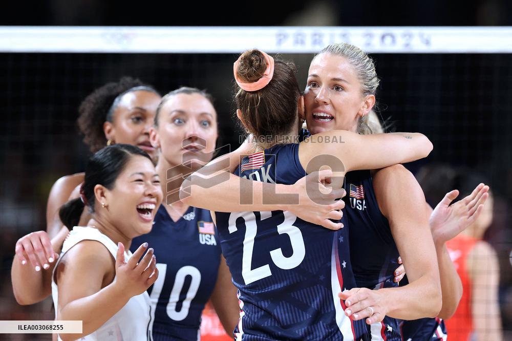 Paris 2024 - Women’s Volleyball - China v USA