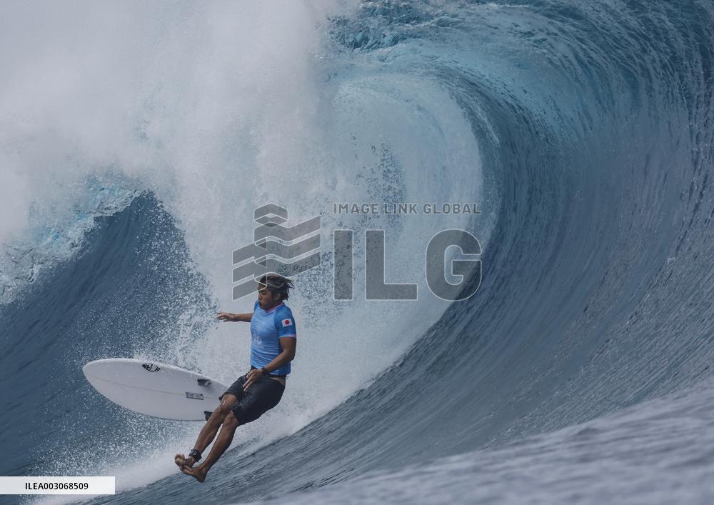 Paris 2024 - Men's Round 3 Heat Of Surfing - Teahupo’o