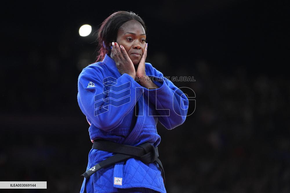 Paris 2024 - Judo - Clarisse Agbegnenou v Laura Fazliu