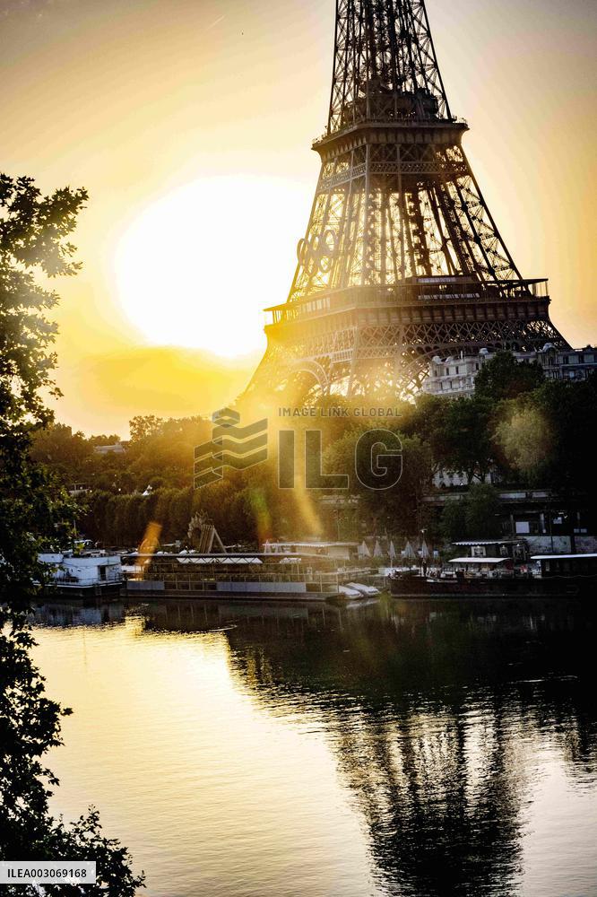 Paris 2024 - Seine Pollution Cancels Triathlon Swim Practice - Illustration