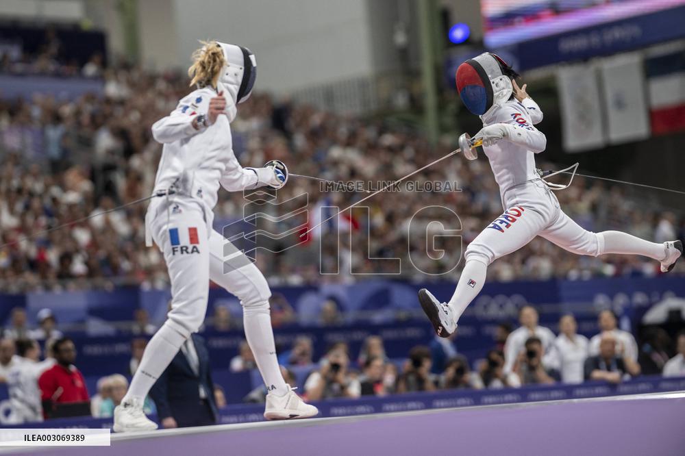 Paris 2024 - the women's epee team round of 8 - France v Korea