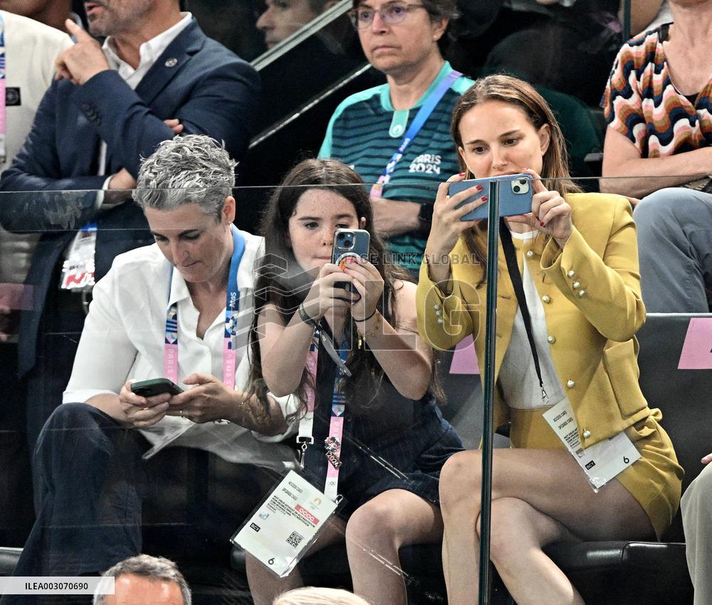 Paris 2024 - Gymnastic - Natalie Portman In The Stands