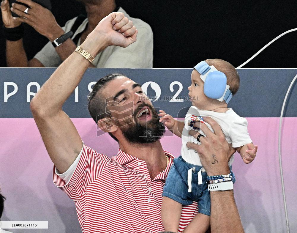 aris 2024 - Gymnastic - Michael Phelps In The Stands