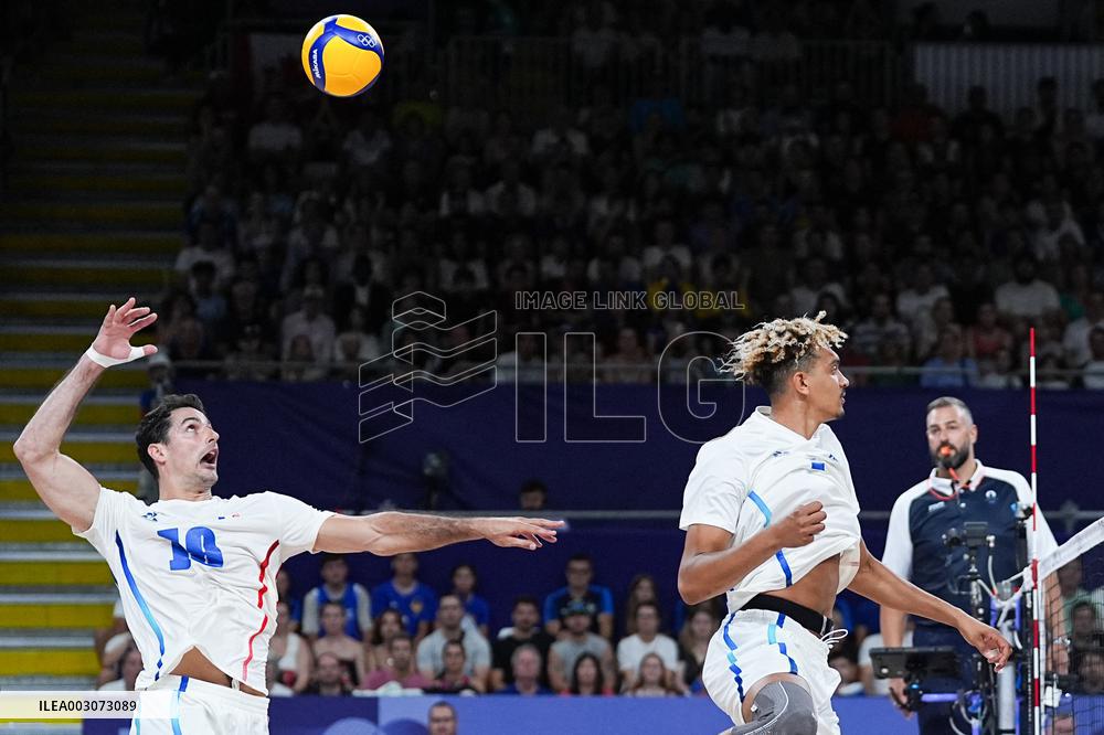 Paris 2024 - Volleyball - France v Canada