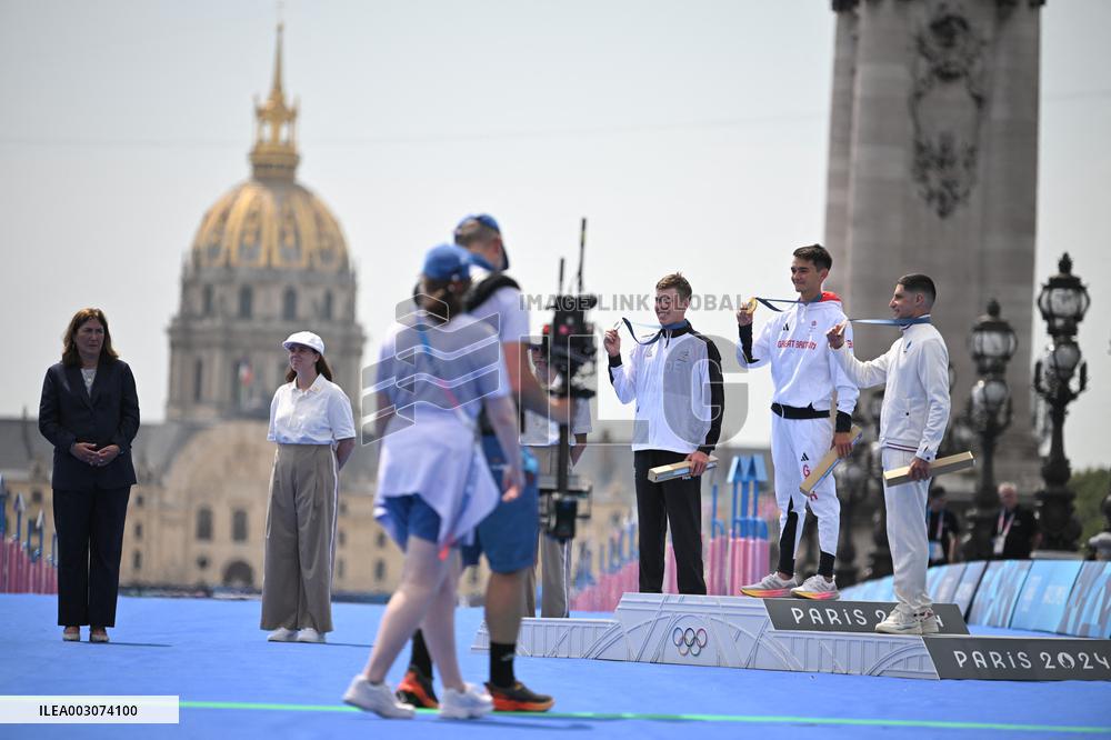 Paris 2024 - Men’s Triathlon Medal Ceremony