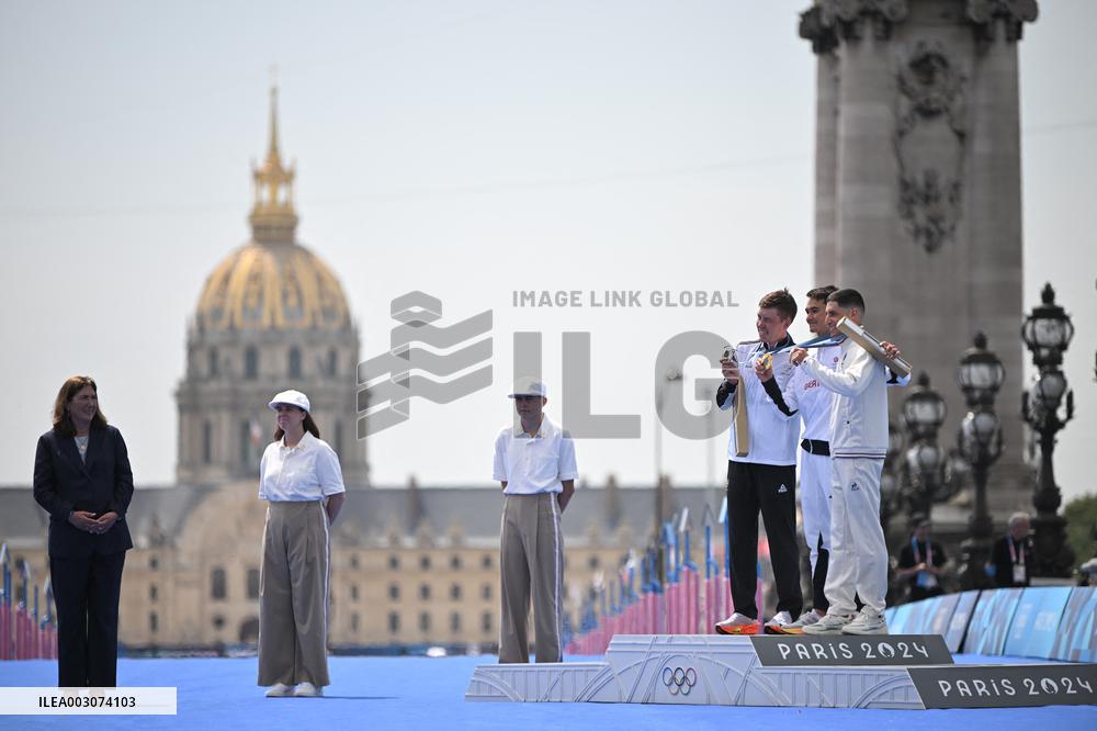 Paris 2024 - Men’s Triathlon Medal Ceremony