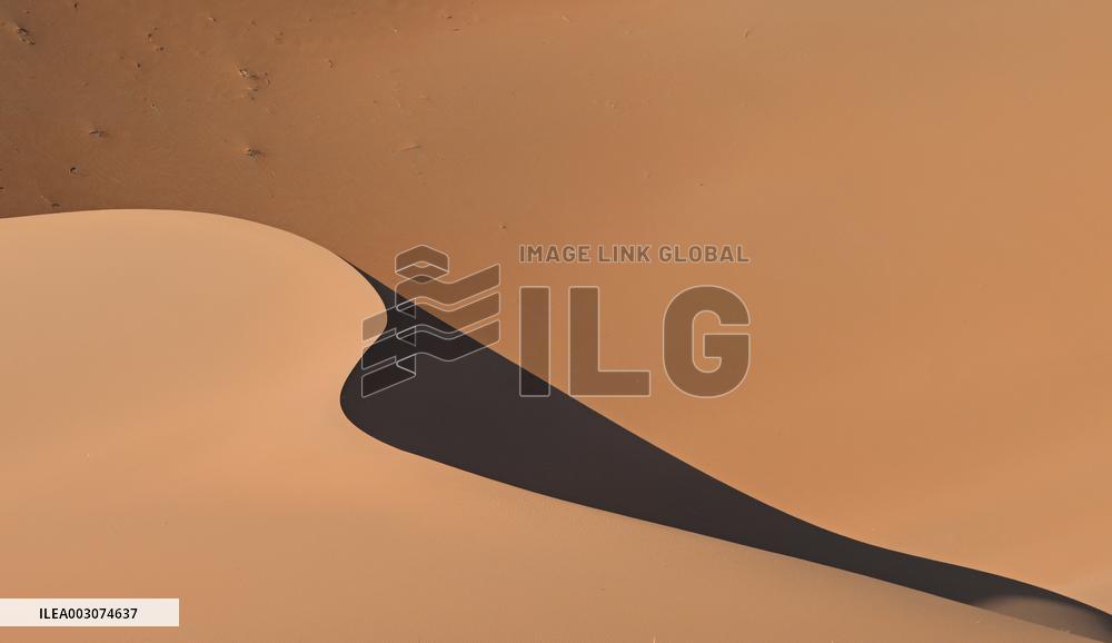 CHINA-INNER MONGOLIA-BADAIN JARAN DESERT-SCENERY (CN)