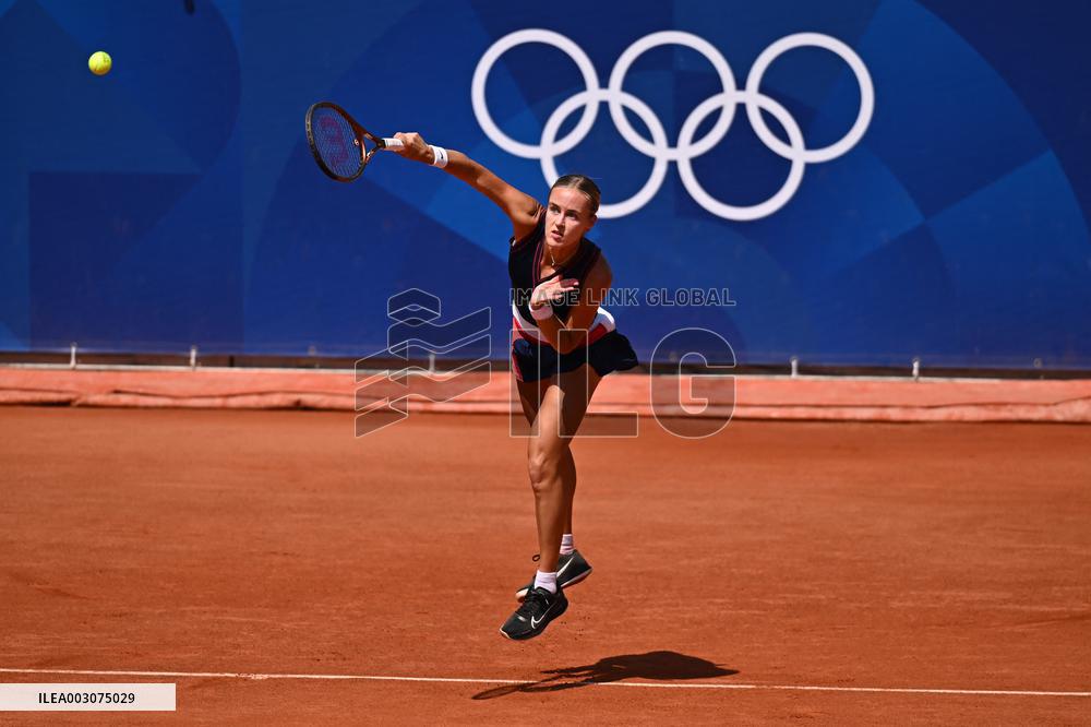 Paris 2024 - Tennis - Anna Karolina Schmiedlova v Barbora Krejcikova