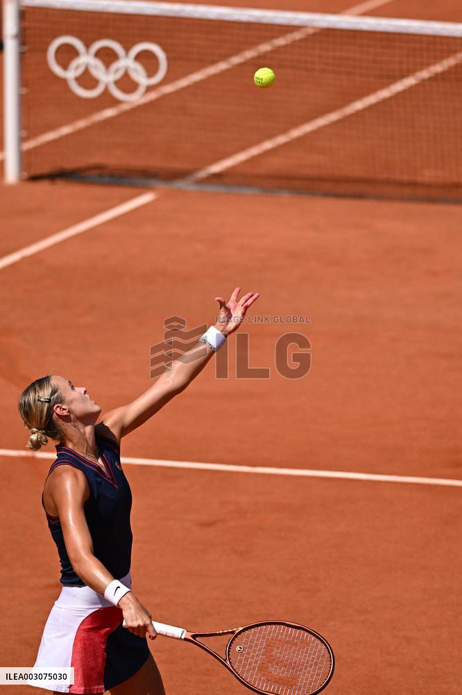 Paris 2024 - Tennis - Anna Karolina Schmiedlova v Barbora Krejcikova