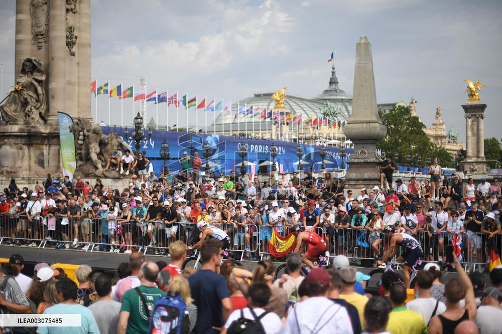 Paris 2024 - Triathlon Illustrations