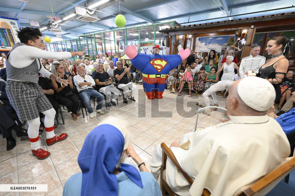Pope Francis Official Visit At Luna Park - Rome
