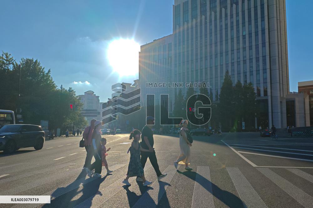 Red Alert For High Temperature in Shanghai