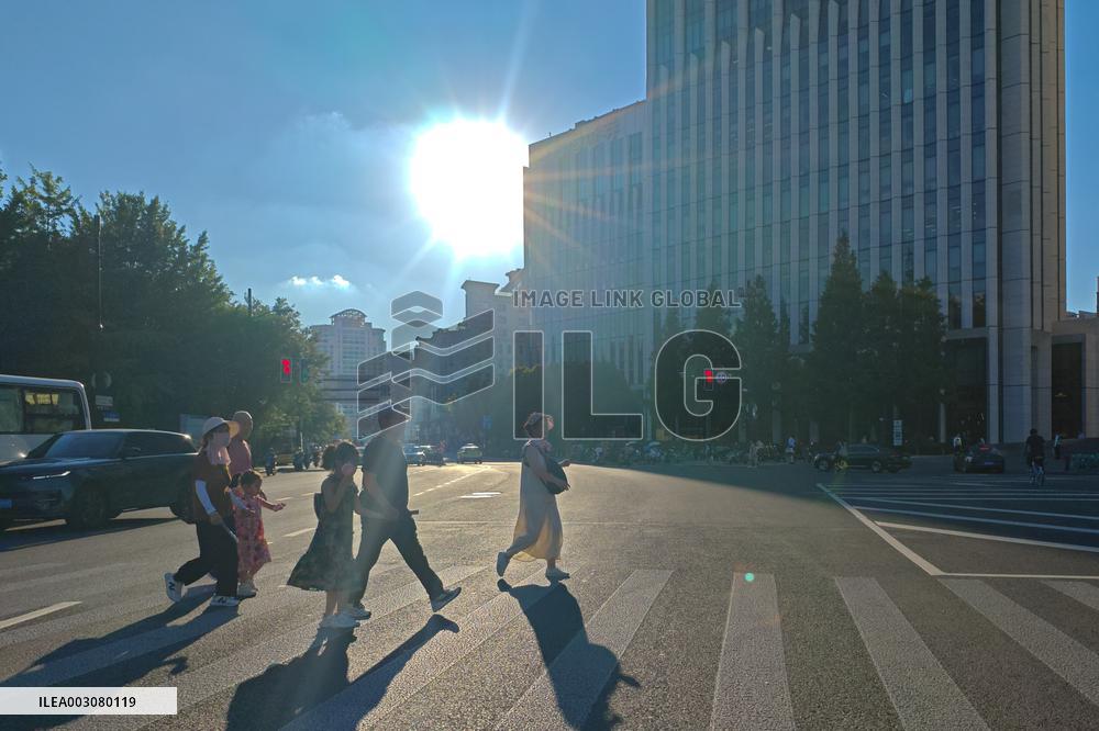 Red Alert For High Temperature in Shanghai