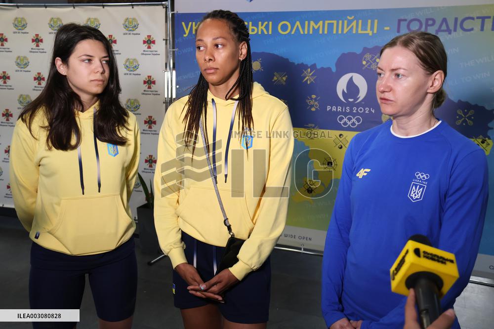 Ukrainian fencers return from Paris 2024 Olympics