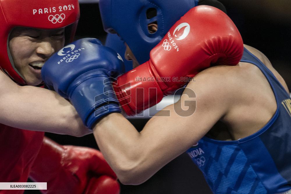 Paris 2024 - Boxing - China v India