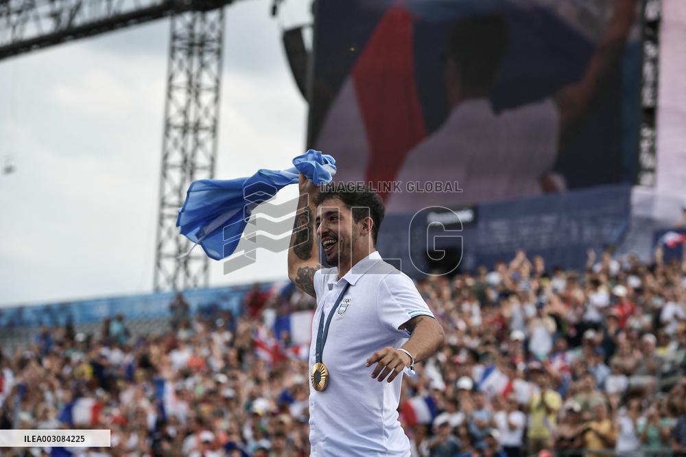 Paris 2024 - Fans welcome medalists at the Parc des Champions in Paris FA