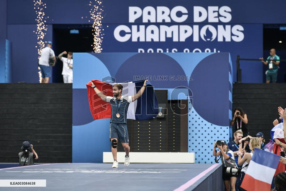 Paris 2024 - Fans welcome medalists at the Parc des Champions in Paris FA