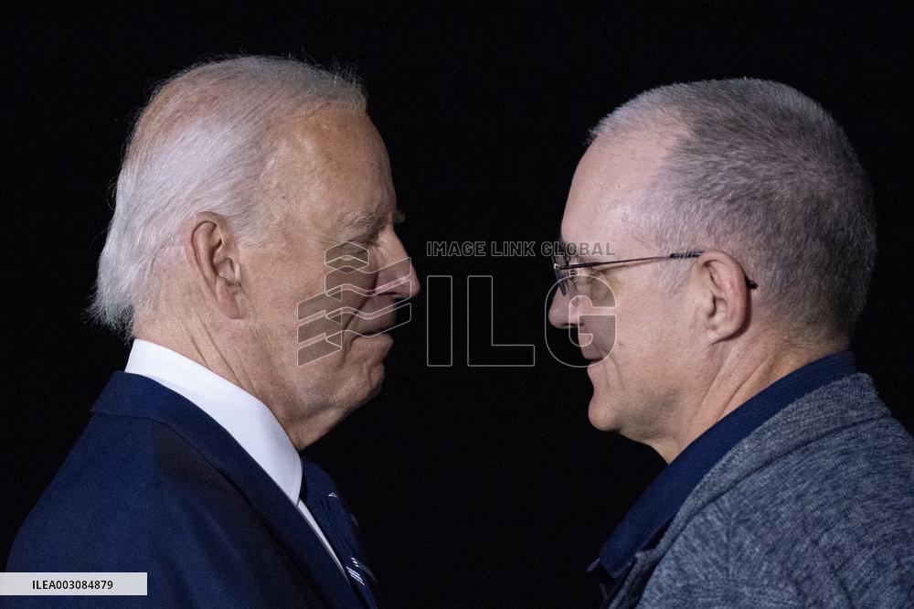 U.S. President Joe Biden and Vice President Harris greet hostages at Joint Base Andrews