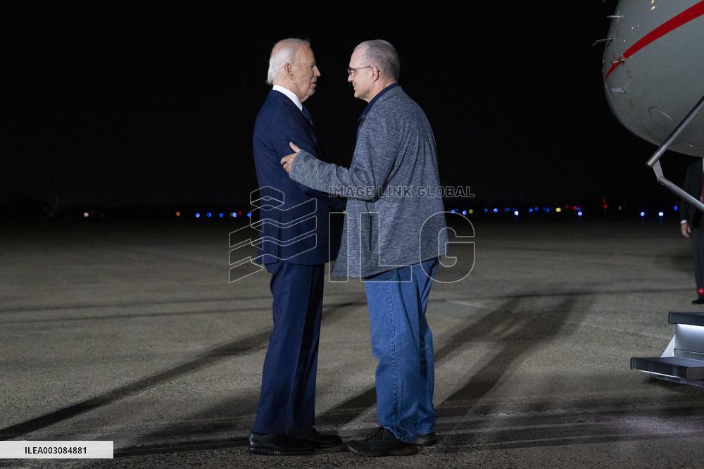 U.S. President Joe Biden and Vice President Harris greet hostages at Joint Base Andrews